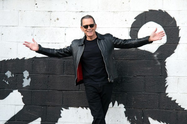 tommy-castro-credit-victoria-smith-photography_0